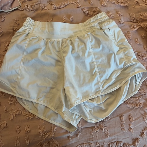 White lulu shorts - Picture 6 of 6